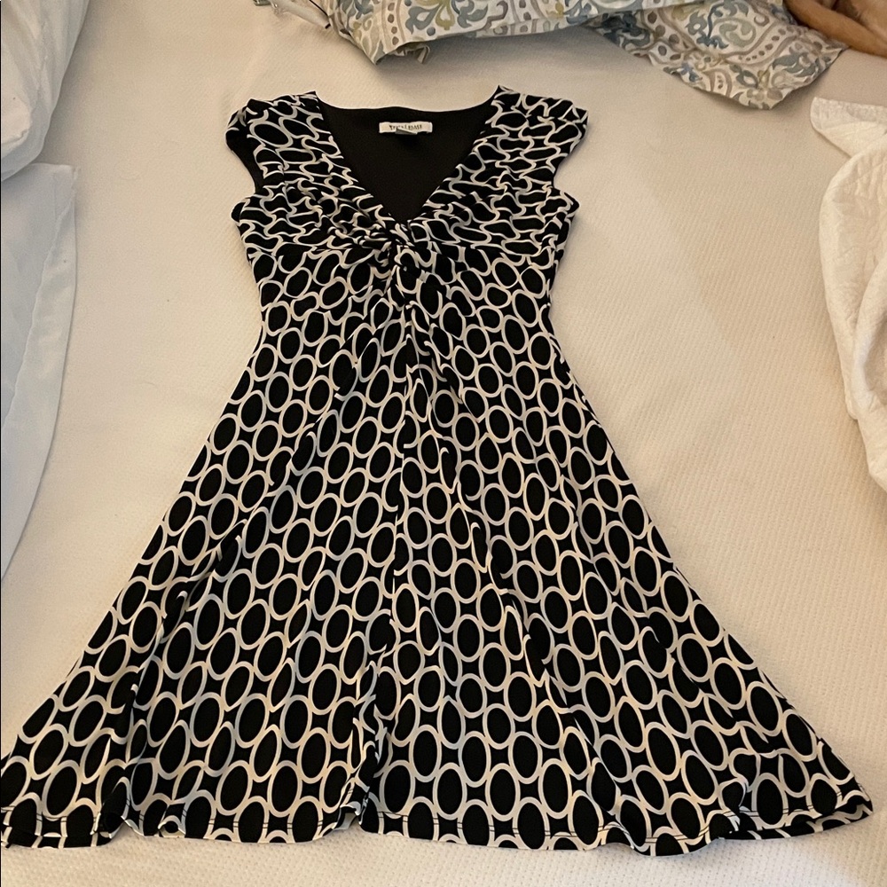 White House Black Market Black and White Circle Dress